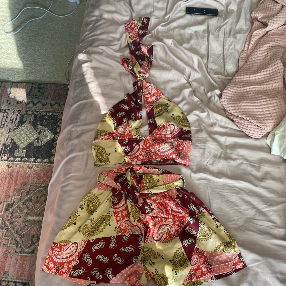 Cider matching paisley set